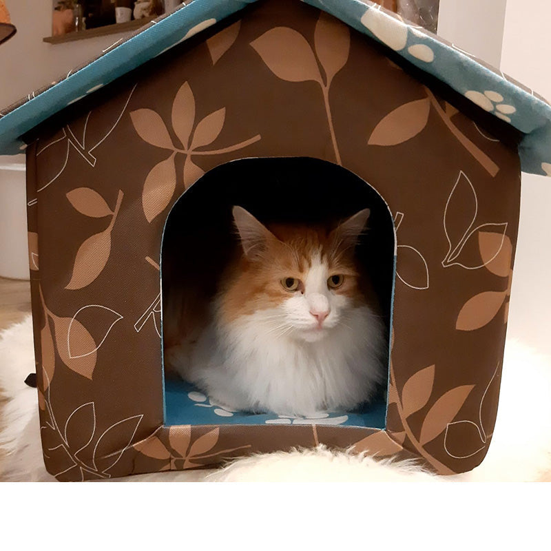 Outdoor Feral cat House With Self Warming Pad for Winter