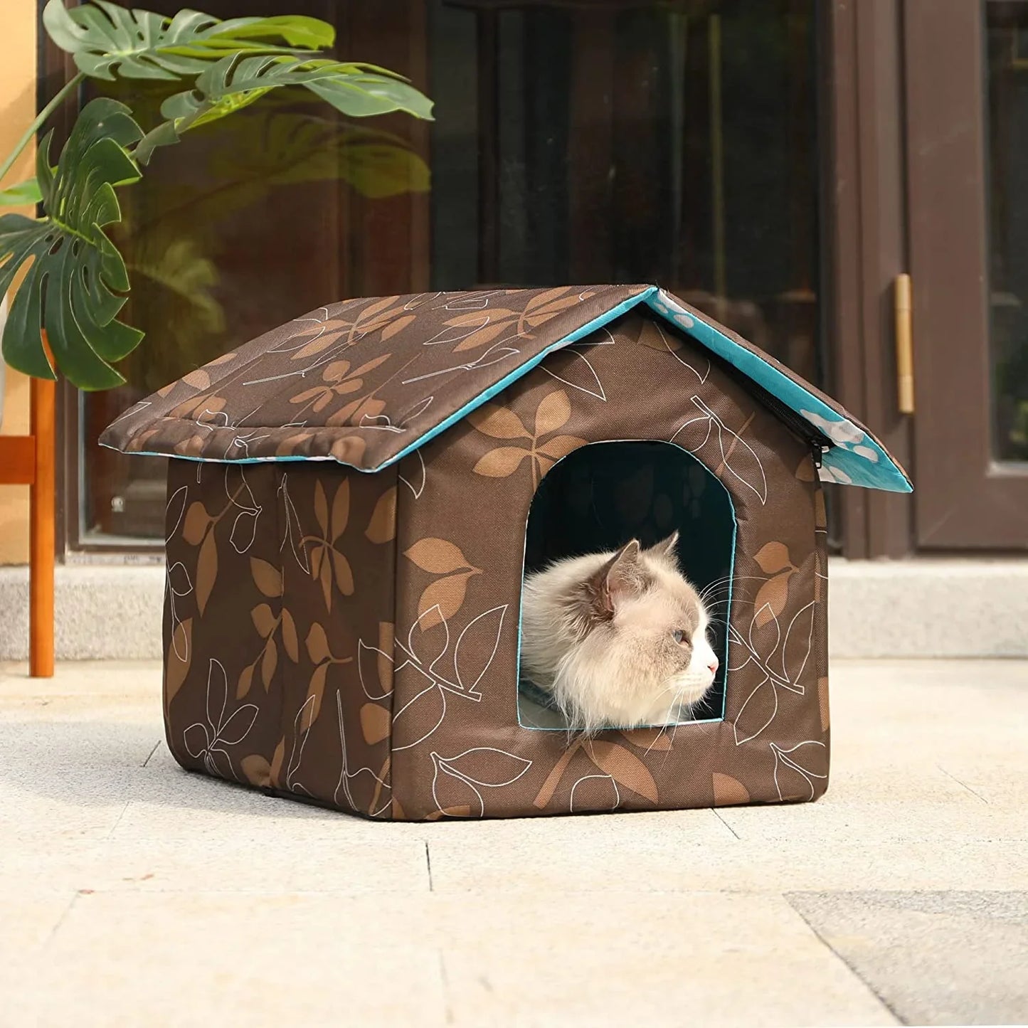 Outdoor Feral cat House With Self Warming Pad for Winter